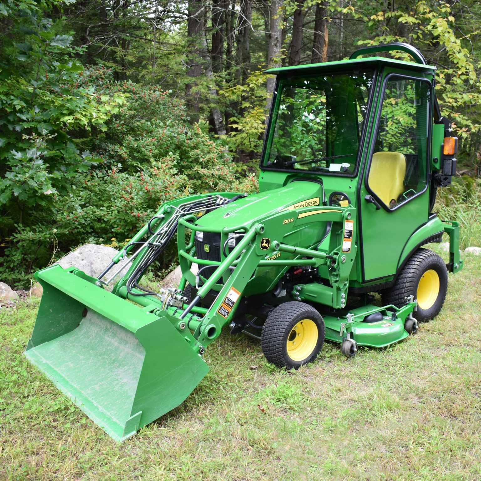 32 Hp Tractor: John Deere 2032R Overview - r2c6jif